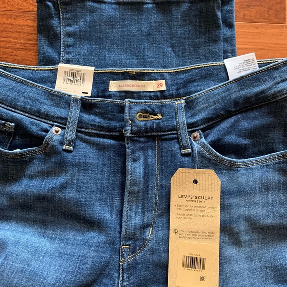 CLASSIC MID-RISE BOOT CUT LEVI JEANS - Picture 3 of 3